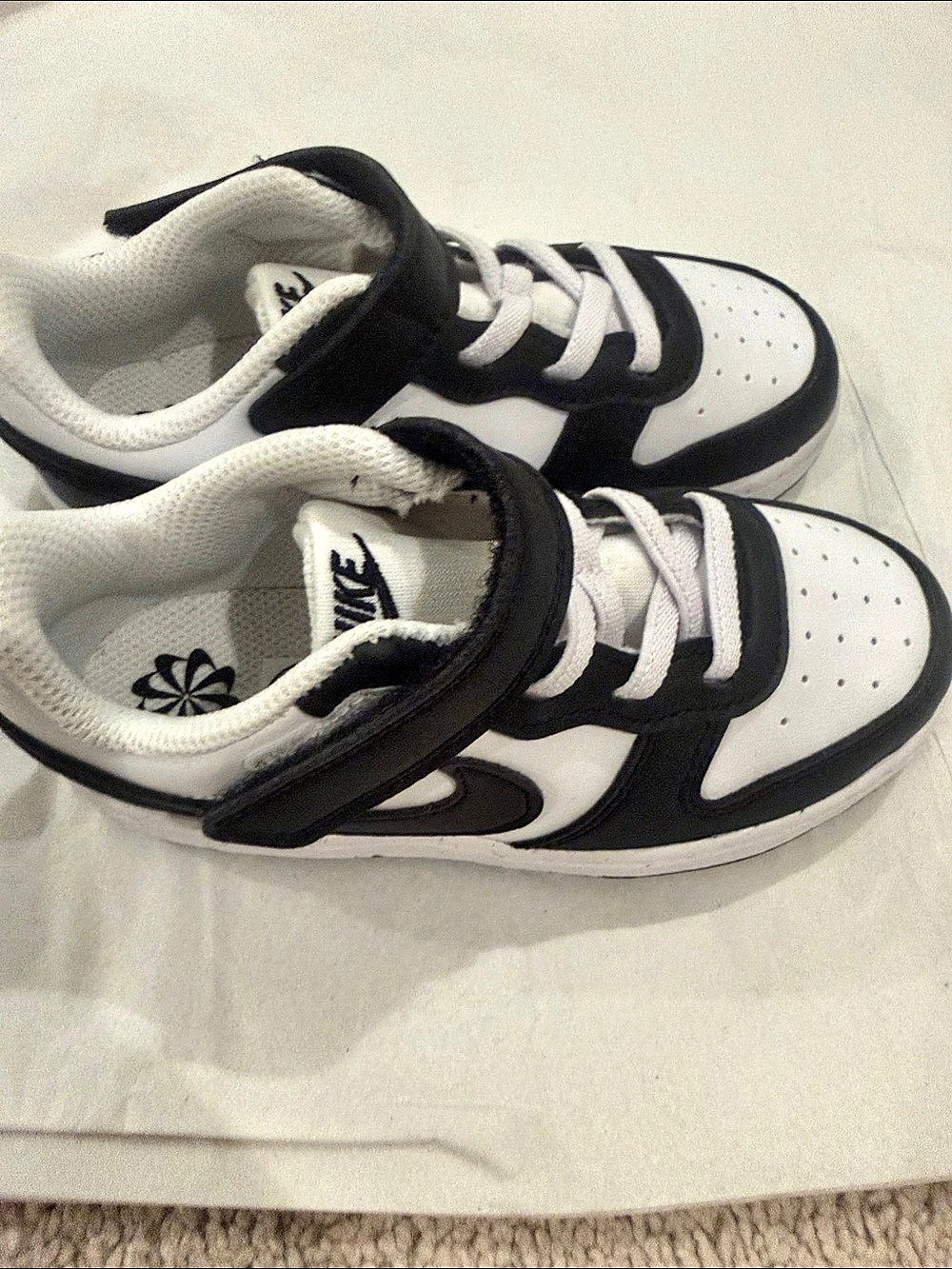 BRAND NEW! Nike Dunk Low Toddler Sneakers- White & Black Girls US 9C